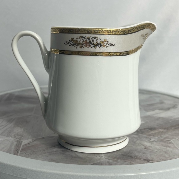 Vintage Fine Italian Design China Creamer White with Gold Floral Band - Picture 3 of 9